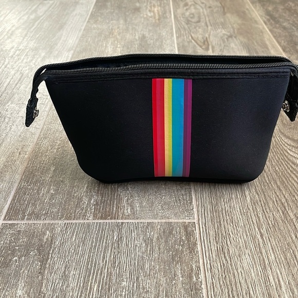 Haute Shore Cosmetic Case - Picture 1 of 2